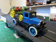1931 Hawkeye Flatbed (+ 1915 Waterloo Boy Model R)